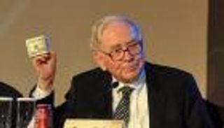 مزاد لتناول الغذاء مع الملياردير الشهير وارين بافيت يصل لمليون دولار