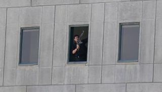 أحد رجال الأمن في مبنى البرلمان وقت الهجوم (الفرنسية)