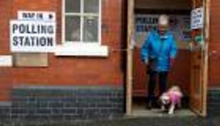 لماذا يستخدم الناخبون البريطانيون الأقلام الرصاص عند التصويت؟