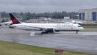 هبوط طارئ لطائرة ركاب بمطار سياتل