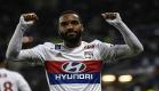 فينجر يقرب لاكازيت من أول صفقات أرسنال