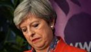 بالصور.. هزيمة حزب ماي تشعل وسائل التواصل الاجتماعي بالتعليقات