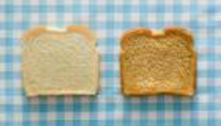 مفاجأة.. الخبز الأبيض مثل الخبز البني