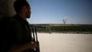 المعارضة السورية تتقدم بالرقة وسط انهيار داعش