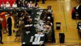 "المحافظين" يتصدر انتخابات بريطانيا ولن يفوز بالأغلبية 