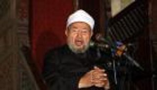 رابطة العالم الإسلامي تنهي عضوية القرضاوي بالمجمع الفقهي