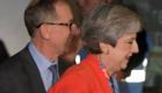 ماي: المحافظون يضمنون استقرار بريطانيا.. وكوربن يدعوها للاستقالة