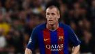 ليفركوزن يخلص برشلونة من مدافعه "المزعج"