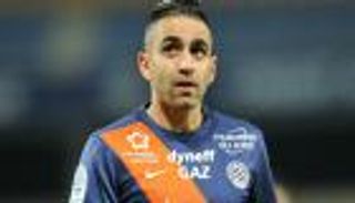 نجم برشلونة السابق يرفض لاعب الجزائر