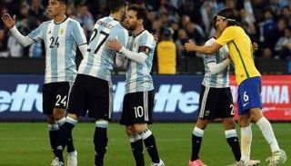 سامباولي يرفض انتقاد ميسي