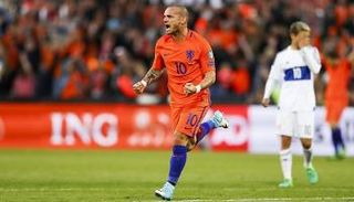 شنايدر يحتفل بهدفه