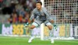 وكيل "أسطورة ركلات الجزاء" يعرضه على نابولي