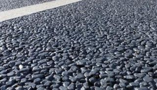 فرنسا تواجه الضوضاء بأحد أنواع زفت الأسفلت