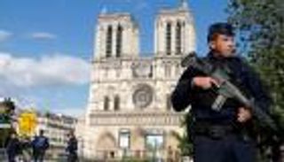 فرنسا.. الجزائري مهاجم نوتردام "ذئب منفرد"