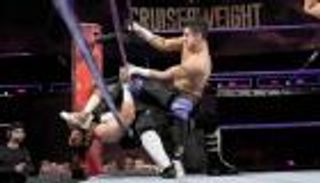 تي جيه بيركنز يتحدى نيفيل على بطولة وزن "كروزر"