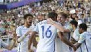 كبار إنجلترا يحتفلون بإنجاز "الشباب"