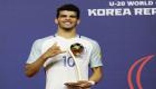 مهاجم ليفربول الجديد أفضل لاعب بمونديال الشباب