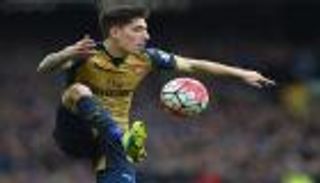 صورة بيليرين تثير ضجة بين جماهير أرسنال وبرشلونة