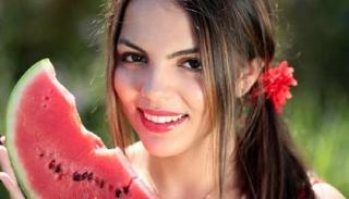 مكياج البطيخ من صيحات جنون المكياج