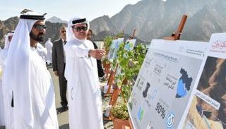الشيخ محمد بن راشد يتفقد مشاريع ديوا ضمن خطة حتا التنموية (أرشيف)