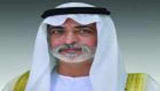 نهيان بن مبارك يحضر محاضرة دينية في المسرح الوطني بأبوظبي