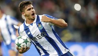 سيلفا يقترب من التوقيع لميلان رسميا