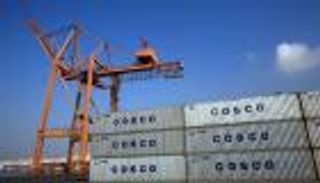 شركات ملاحة بحرية عالمية تعلق خدماتها إلى قطر