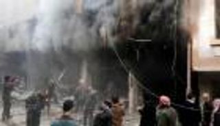 الجيش السوري وحلفاؤه يصعدون قصف مقاتلي المعارضة في مدينة درعا