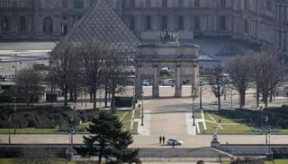 فرنسا تسعى لتقليل اعتمادها على المفاعلات النووية في إنتاج الكهرباء