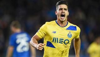 سيلفا على أعتاب ميلان