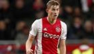 بايرن مهتم بضم مدافع أياكس