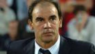 مدرب النصر الجديد.. رفض تدريب الأخضر عام 2011 في ظروف غامضة