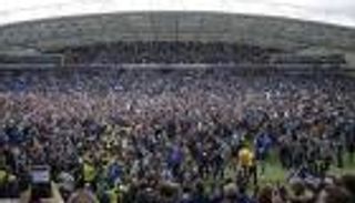 برايتون يطلب أمرا غريبا في البريميير ليج