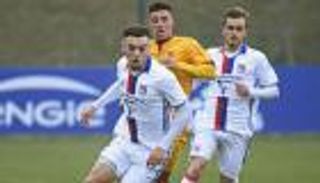 نجم الجزائر الشاب مرشح لتمثيل الفريق الأول لليون