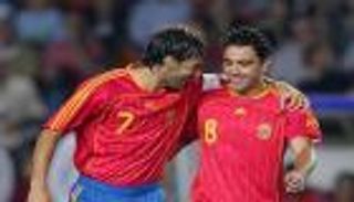 راؤول وتشافي يقودان منتخب شباب اليورو التاريخي