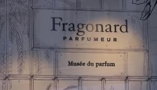 مبنى متحف العطور دار فراجونار في باريس
