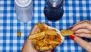 احذروا.. تناول البطاطس المقلية مرتين أسبوعيا يهددكم بالموت