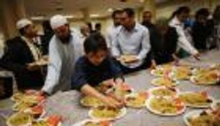 رمضان النرويج.. ساعات صوم طويلة ومأكولات شرقية