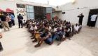إنقاذ مئات المهاجرين قبالة السواحل الليبية