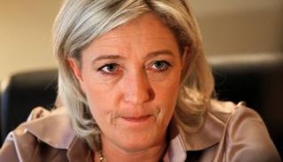 زعيمة حزب الجبهة الوطنية اليميني المتطرف مارين لوبان