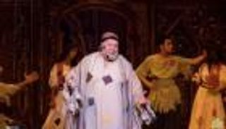 يحيى الفخراني يعود لخشبة المسرح في عيد الفطر