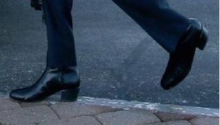 عودة موضة الأحذية الرجالي ذات الكعب