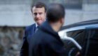 ماكرون وحركته ينقلان المعارضة من البرلمان إلى الشارع 