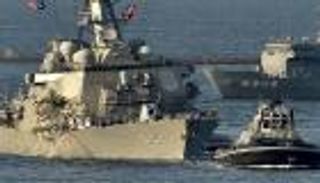 العثور على جثث بحارة مفقودين في غرف غارقة بمدمرة أمريكية