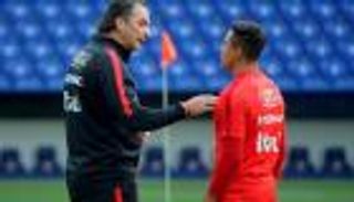 الإصابة تبعد سانشيز عن مواجهة الكاميرون