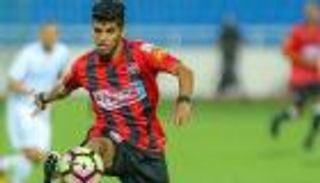 الرائد السعودي يمدد عقد الشمري والمقيطيب