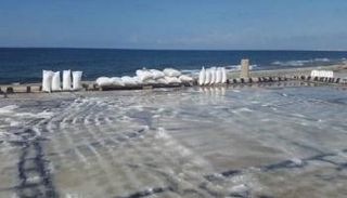 المنتجعات والتلوث تهدد ملاحات أنفه.. مناجم الذهب الأبيض اللبناني