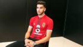 أزارو يفتح الباب الرحيل أمام مهاجم الأهلي