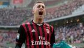 ديلوفيو يماطل في العودة لبرشلونة