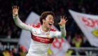 شتوتجارت يصل لاتفاق مع أرسنال بشأن مهاجمه الياباني